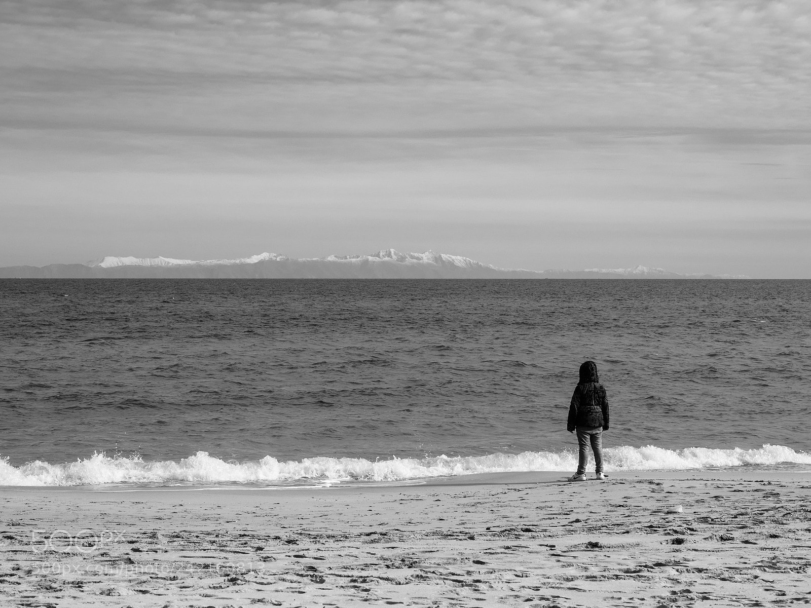 Olympus OM-D E-M5 II sample photo. Winter beach postcard photography