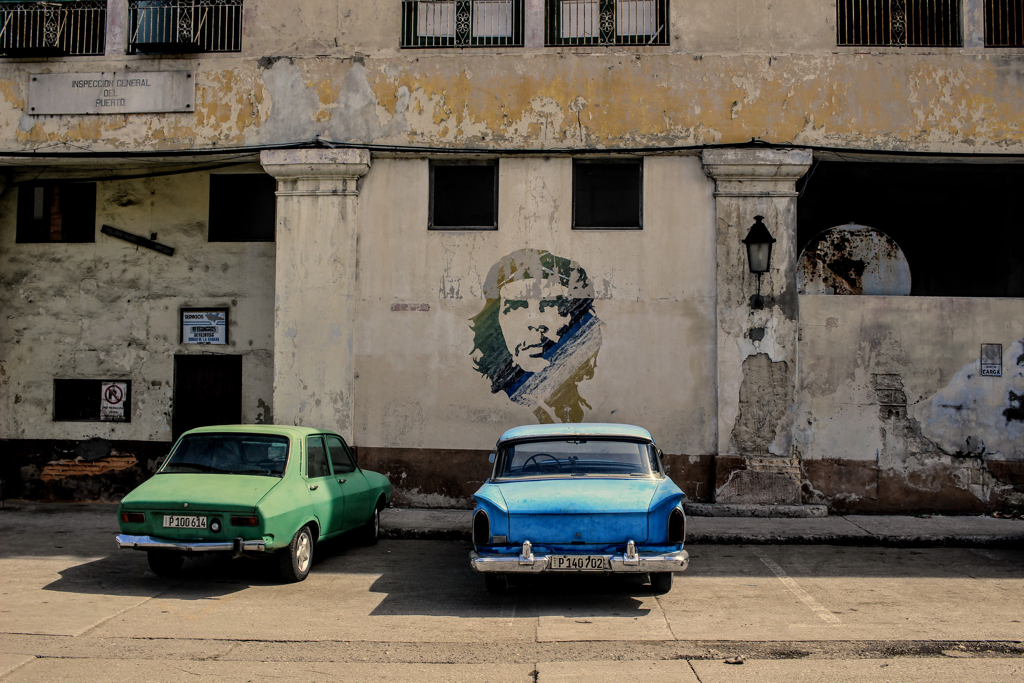 Canon EF-S 24mm F2.8 STM sample photo. Che guveara mural in havana, cuba photography