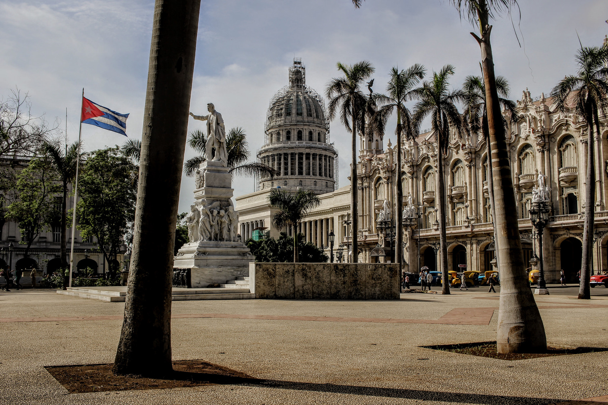 Canon EF-S 24mm F2.8 STM sample photo. A different perspective on capitol in havana, cuba photography