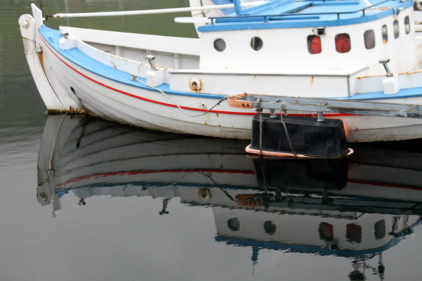 Canon EF 70-300mm F4-5.6 IS USM sample photo. Faroer harbour photography