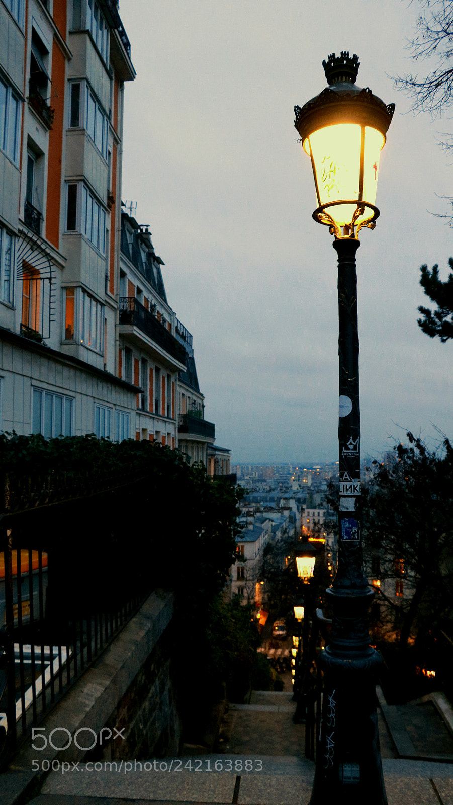 Canon EOS 750D (EOS Rebel T6i / EOS Kiss X8i) sample photo. The stair of montmartre photography