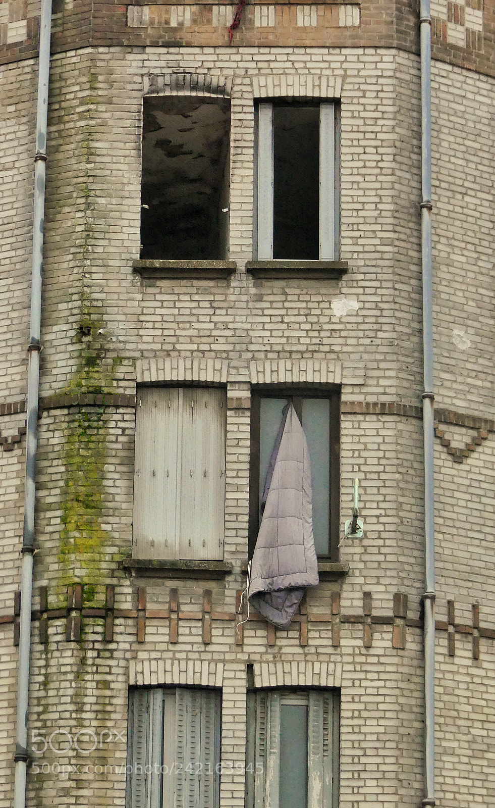 Panasonic Lumix DMC-FZ300 sample photo. Affected house. photography