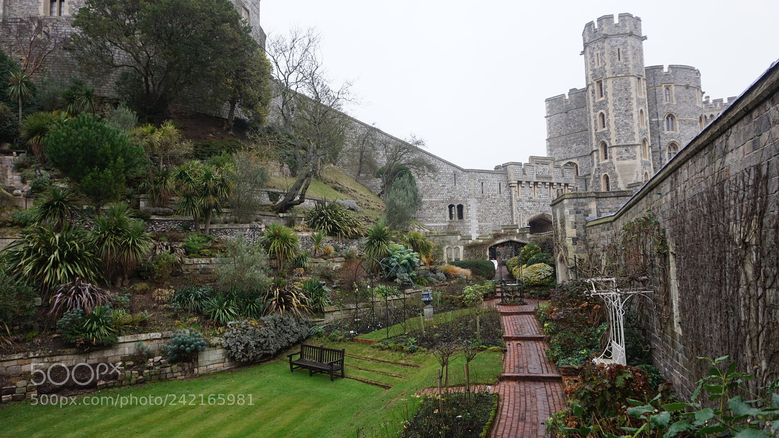 Sony Alpha a5000 (ILCE 5000) sample photo. The moat garden photography