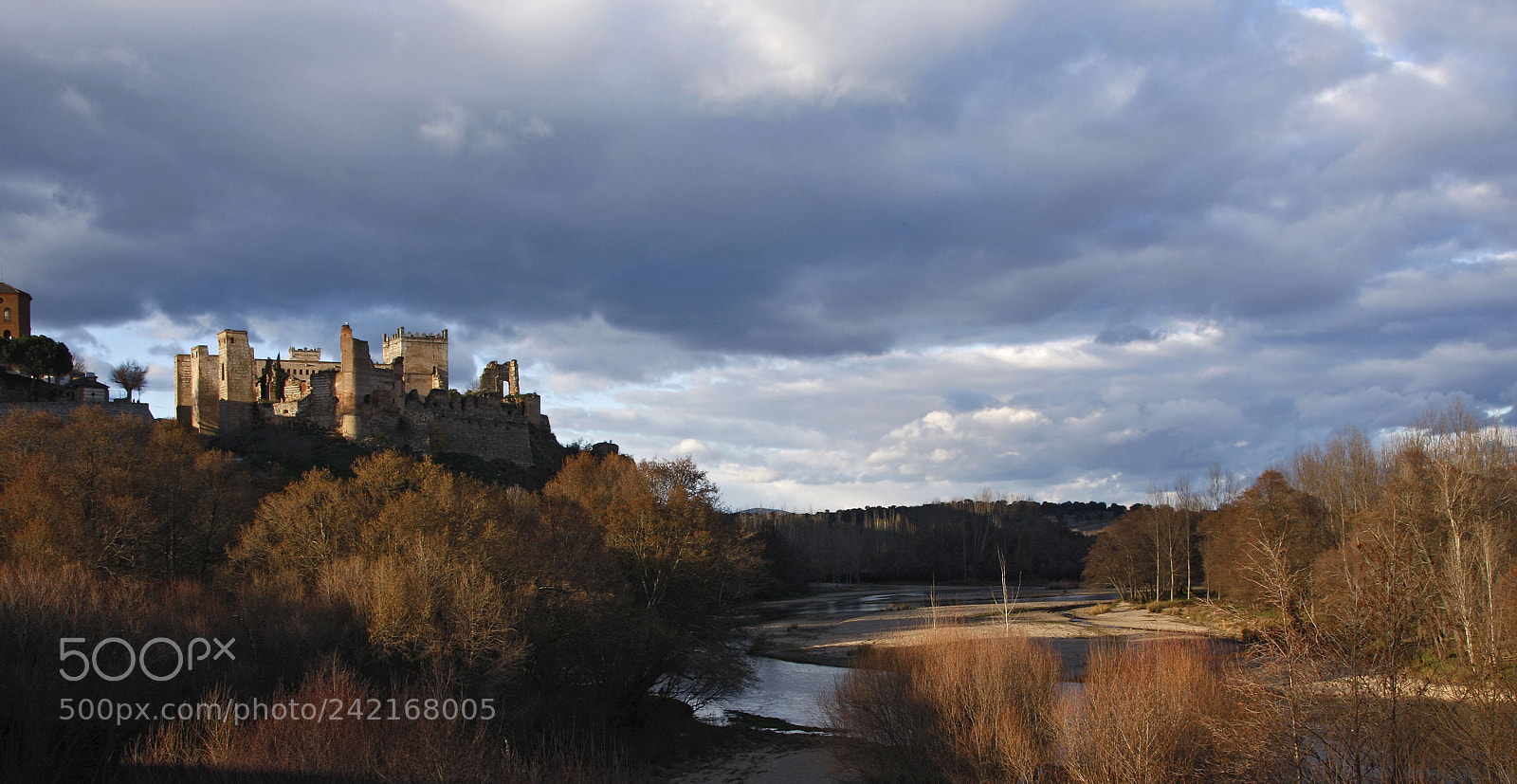 Canon EOS 40D sample photo. An ancient castle photography