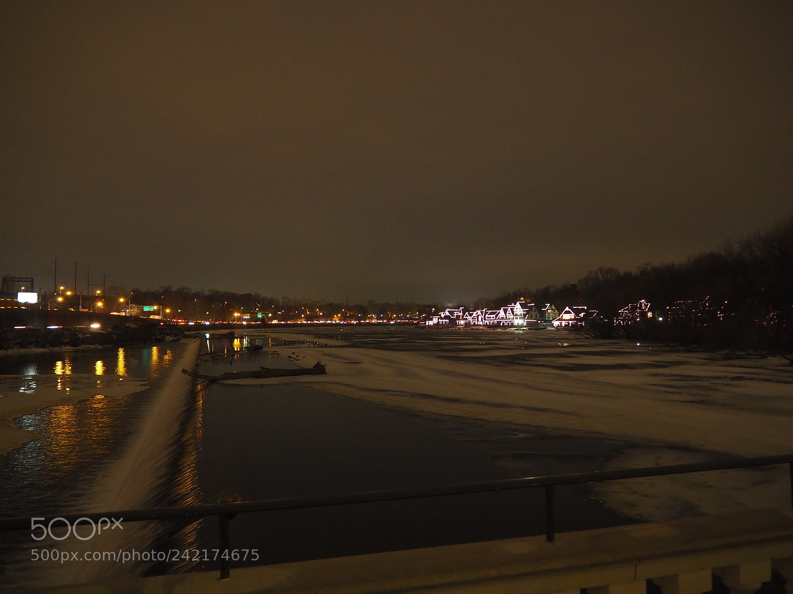 Olympus OM-D E-M10 II sample photo. Illuminated boathouse row and photography