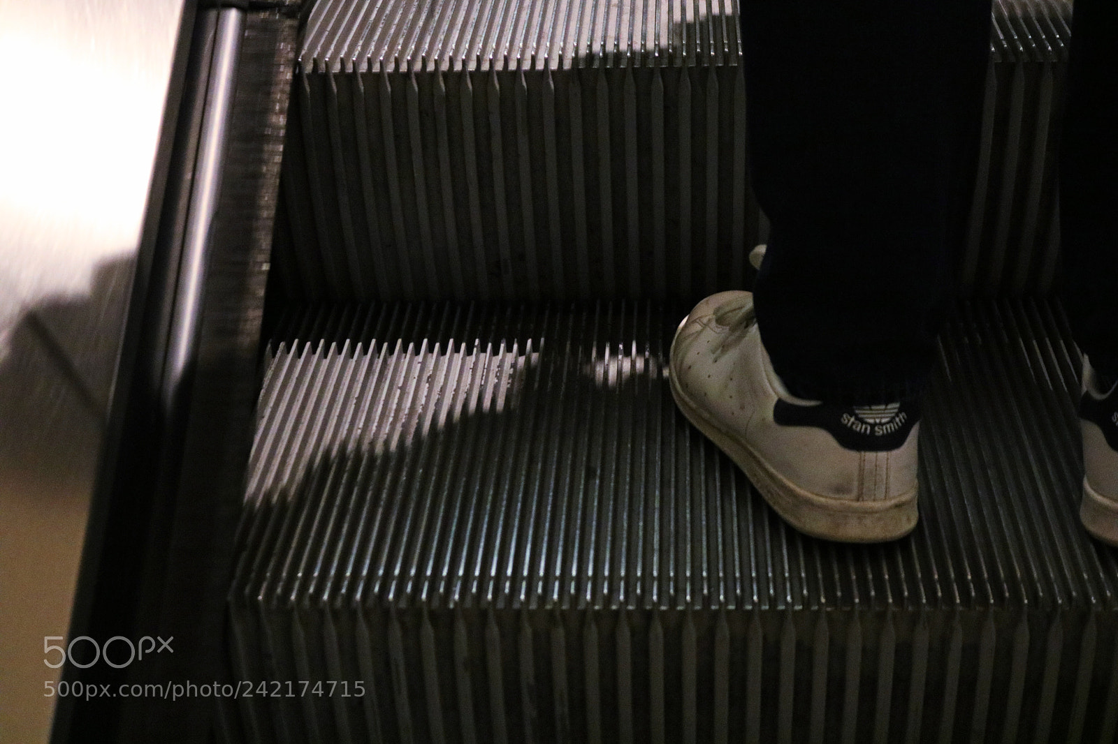 Canon EOS 750D (EOS Rebel T6i / EOS Kiss X8i) sample photo. Escalator ride photography