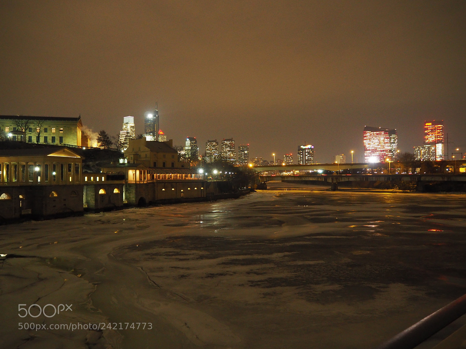 Olympus OM-D E-M10 II sample photo. Waterworks and semi-frozen schuylkill photography