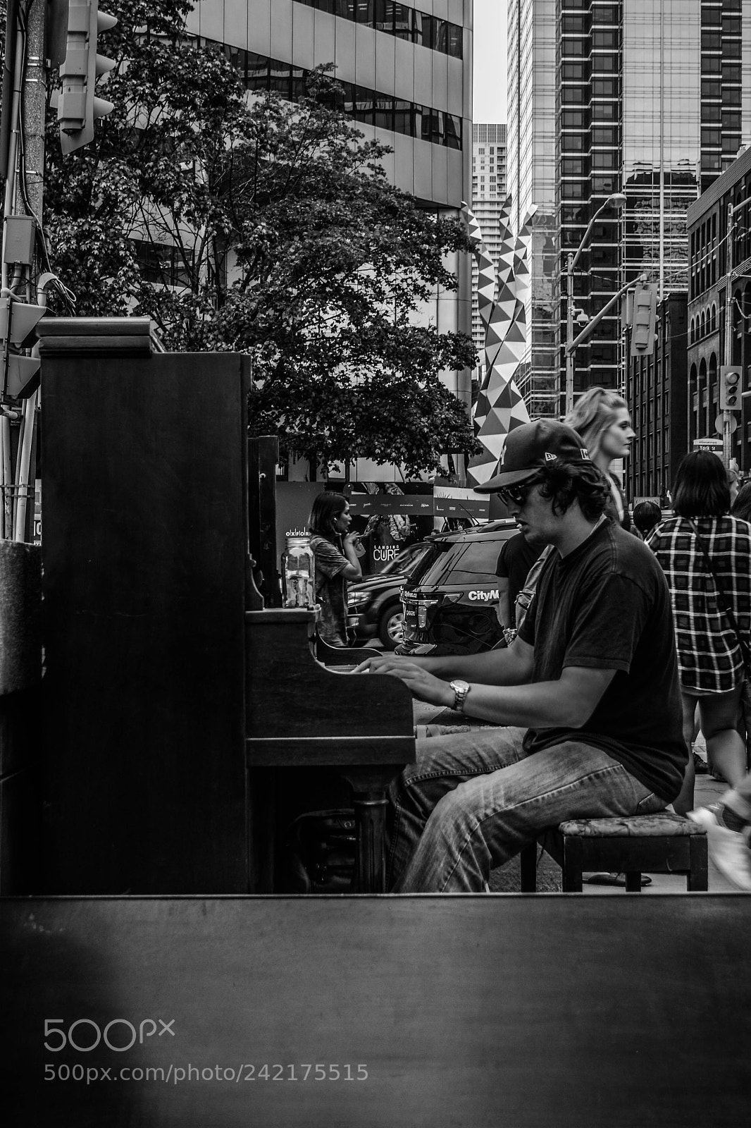 Nikon D3100 sample photo. Piano man in b photography