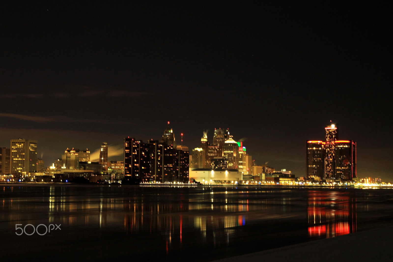 Canon EOS 7D + Sigma 17-70mm F2.8-4 DC Macro OS HSM | C sample photo. Detroit new years eve skyline photography