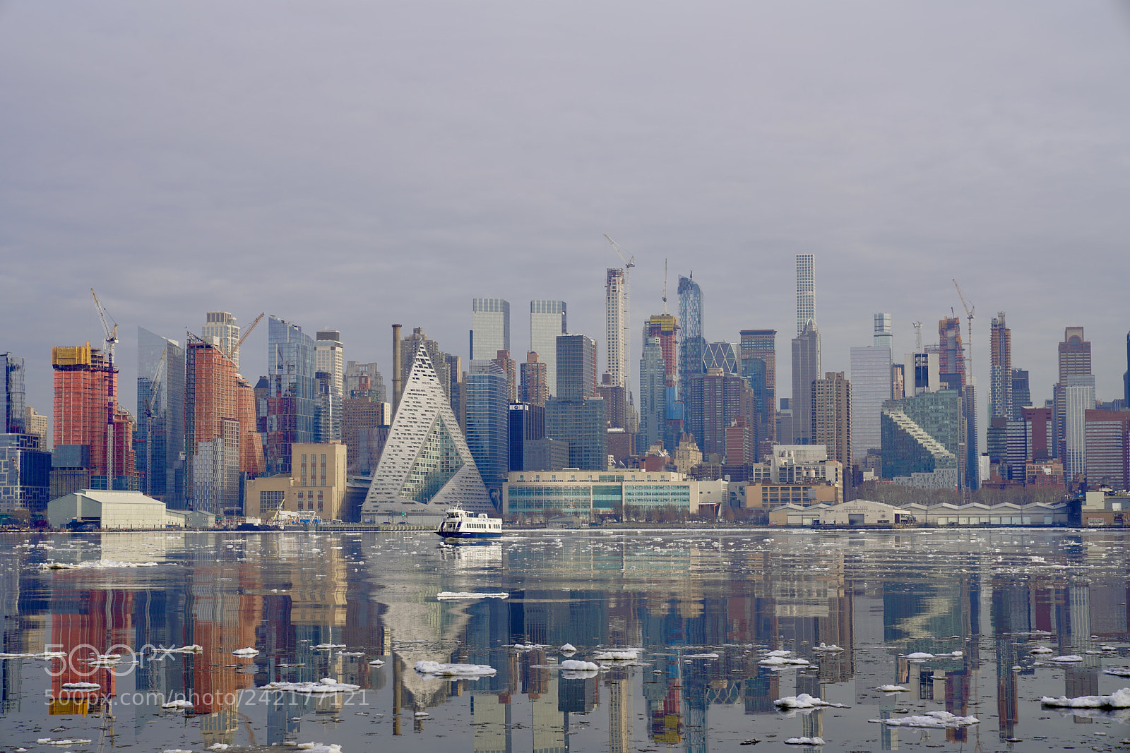 Sony a7R III sample photo. Reflection of manhattan over photography