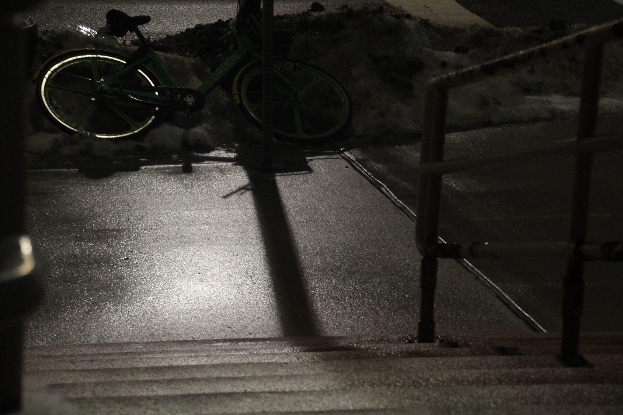 Canon EOS 1200D (EOS Rebel T5 / EOS Kiss X70 / EOS Hi) sample photo. Don't bike while drunk! 喝醉时不要骑车 photography
