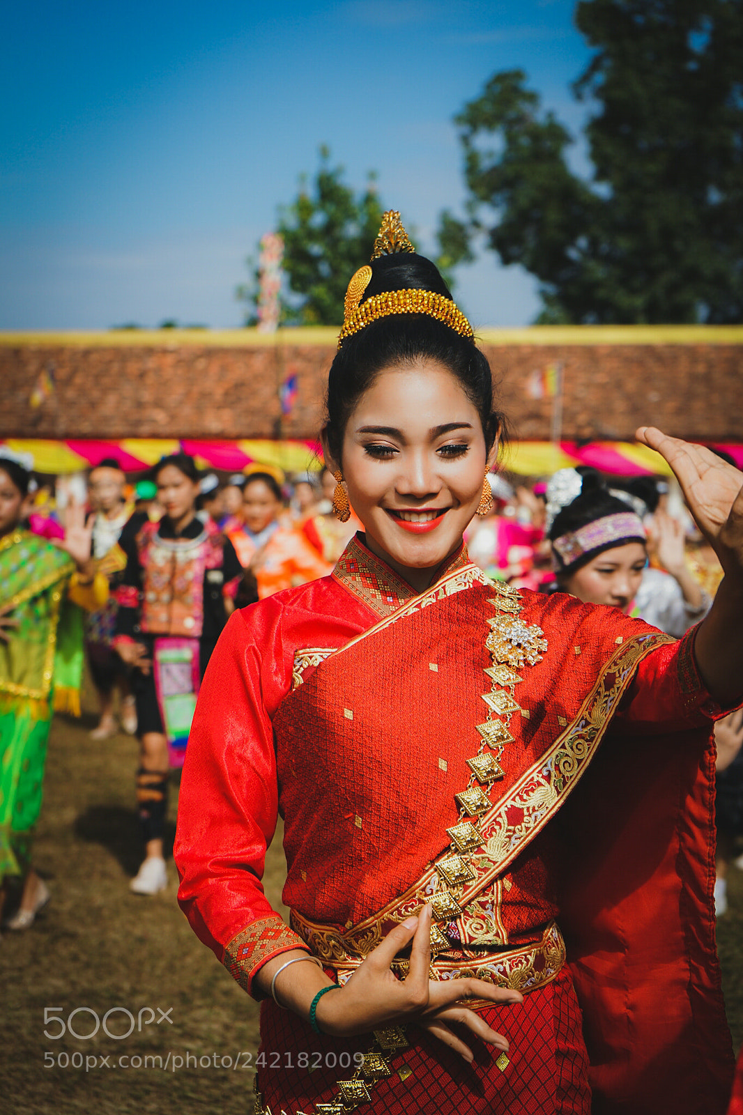 Sony a7 II sample photo. Traditional dress photography