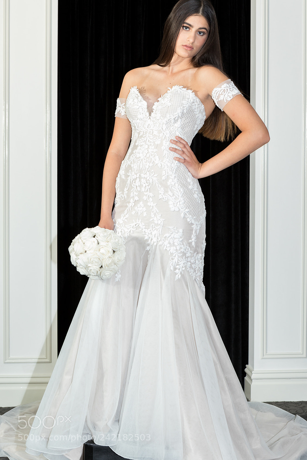 Canon EOS 6D Mark II sample photo. Wedding dresses photography
