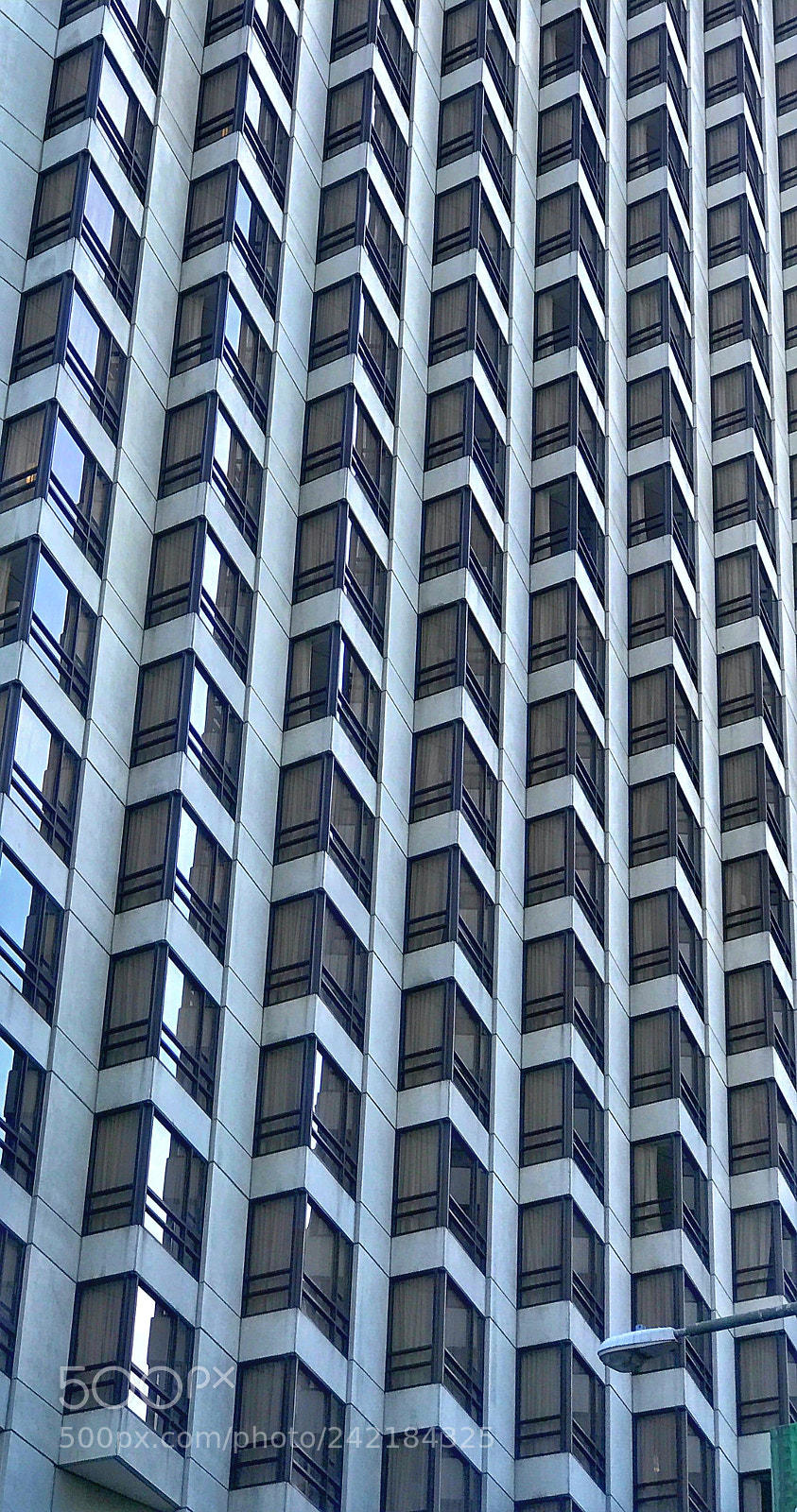 Apple iPhone 7 Plus sample photo. Urban array photography