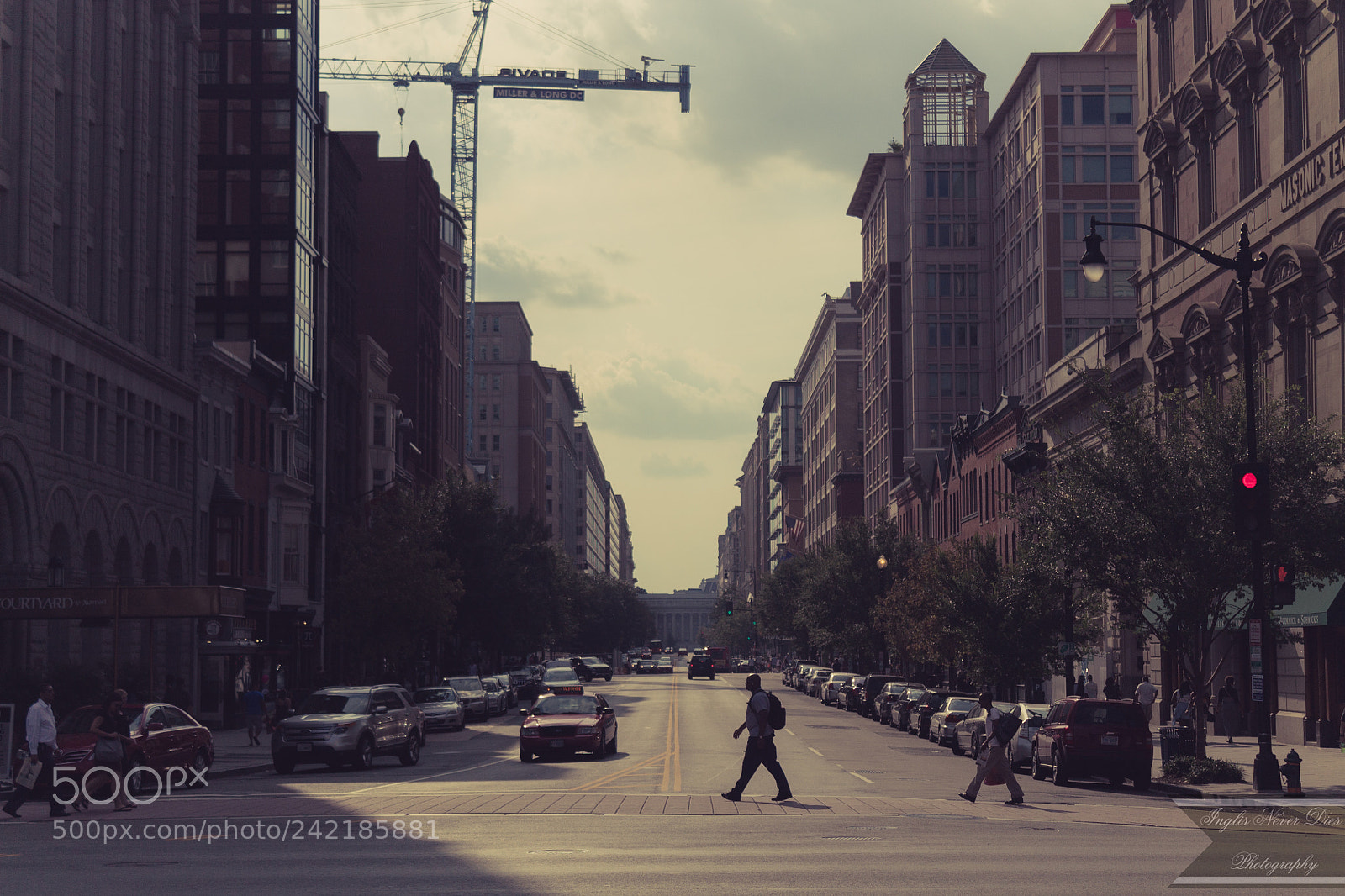 Canon EOS 1100D (EOS Rebel T3 / EOS Kiss X50) sample photo. City hypnosis photography