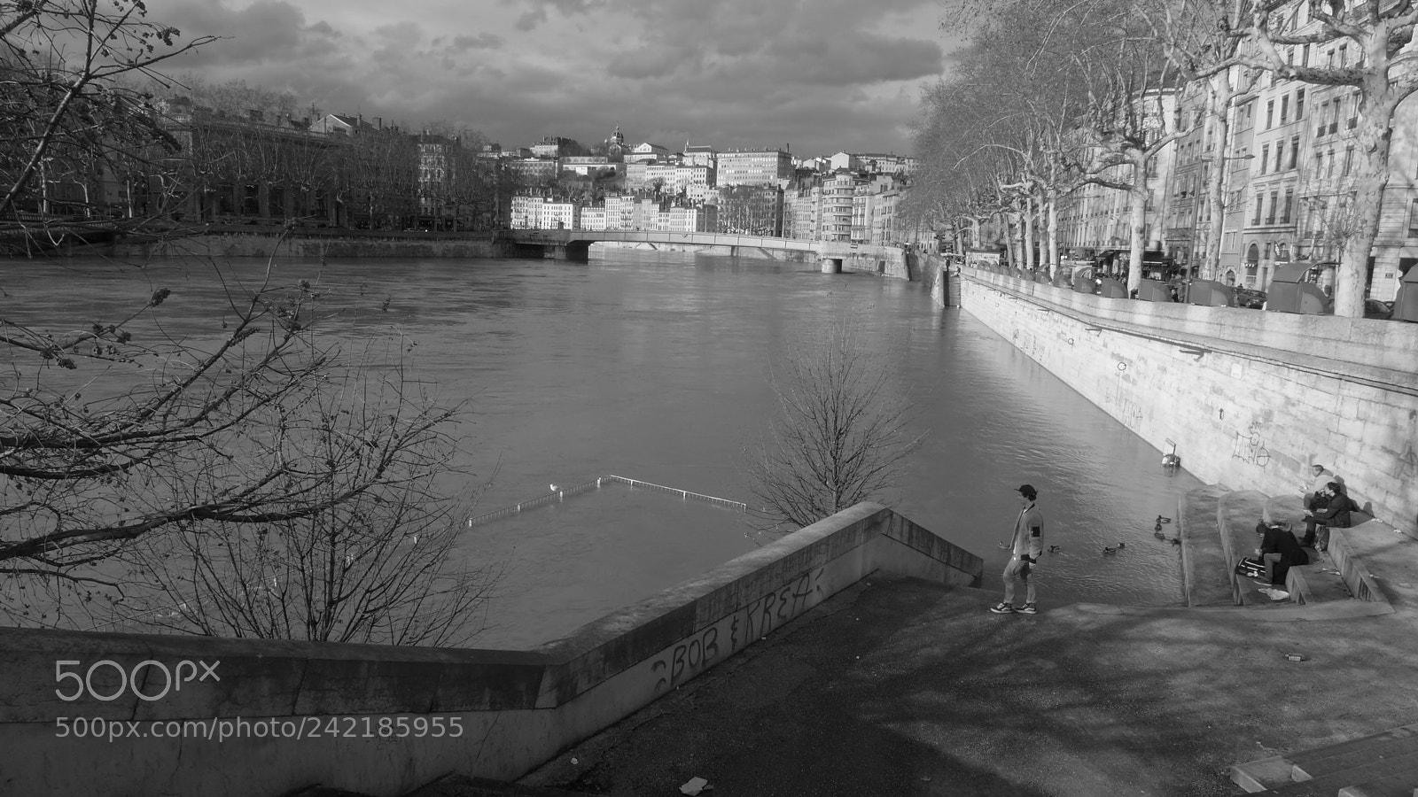 Panasonic Lumix DMC-LX7 sample photo. Lyon's mysterie light  banks photography