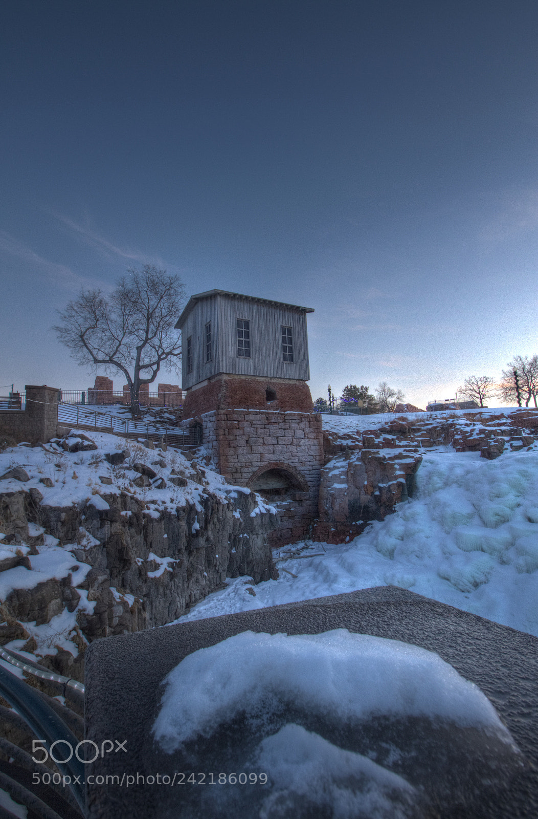 Canon EOS 500D (EOS Rebel T1i / EOS Kiss X3) sample photo. The frozen falls photography