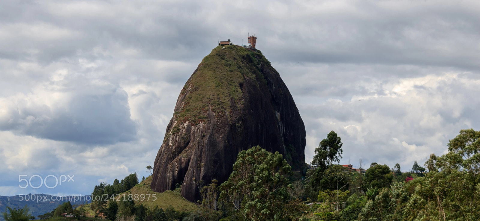 Canon EOS 750D (EOS Rebel T6i / EOS Kiss X8i) sample photo. Guatape piedra del pen photography