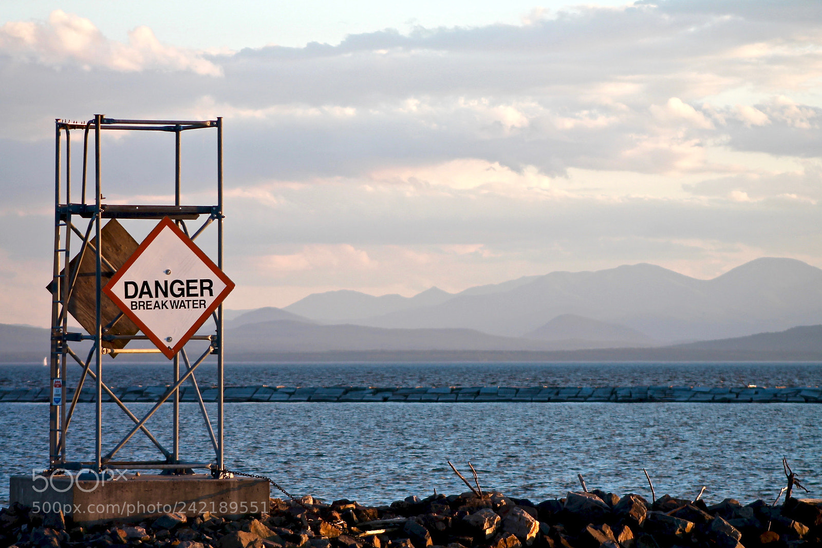 Canon EOS 1100D (EOS Rebel T3 / EOS Kiss X50) sample photo. Danger: burlington waterfront photography