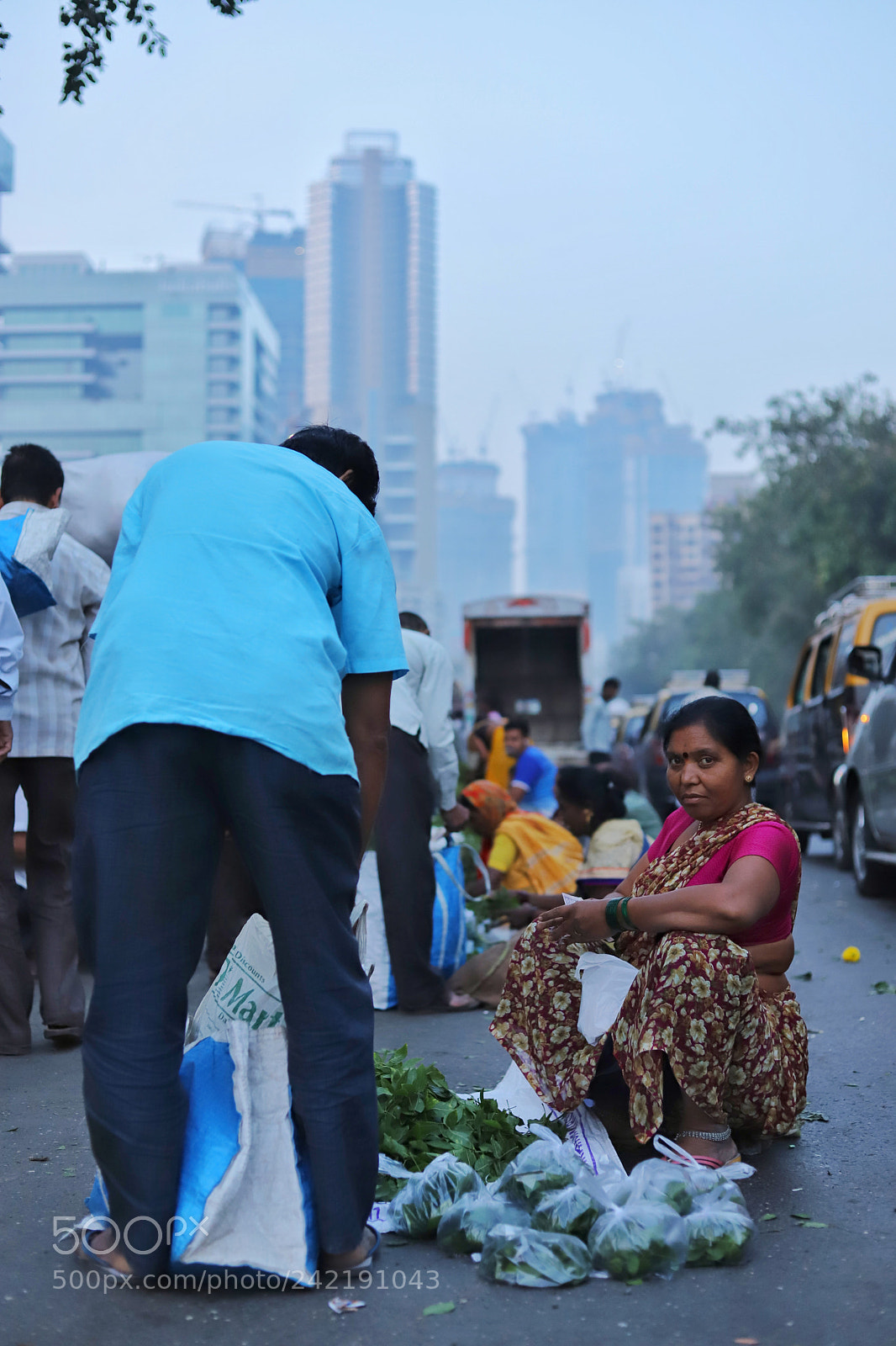 Canon EOS 6D Mark II sample photo. Dadar flower market photography