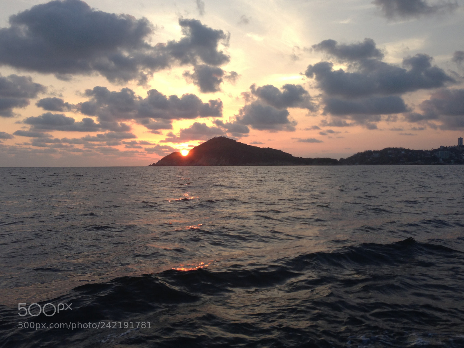 Apple iPhone 5 sample photo. Sunset in acapulco photography