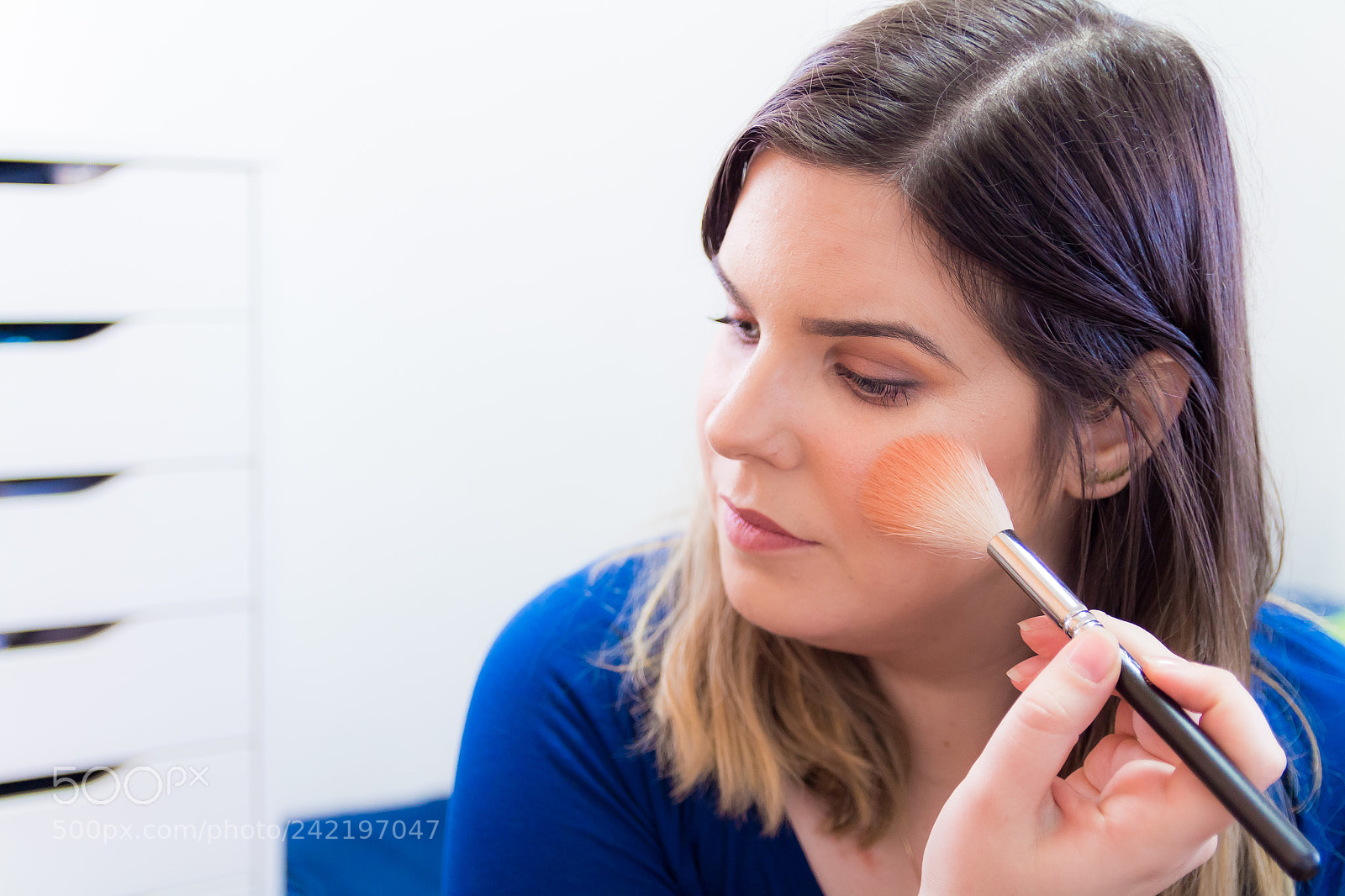 Canon EOS 650D (EOS Rebel T4i / EOS Kiss X6i) sample photo. Woman applying makeup in photography