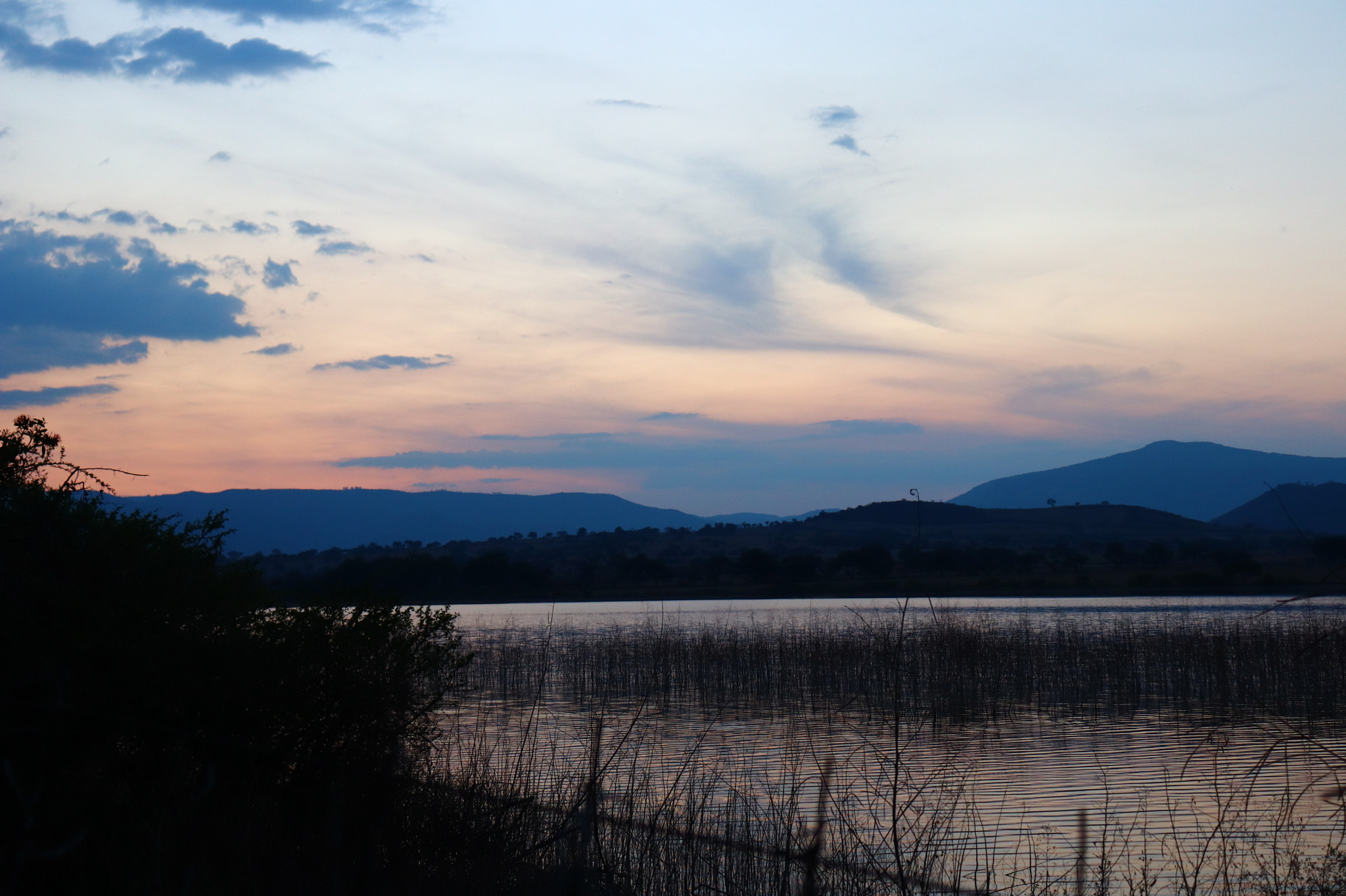 Canon EOS 200D (EOS Rebel SL2 / EOS Kiss X9) sample photo. Perfect sky photography
