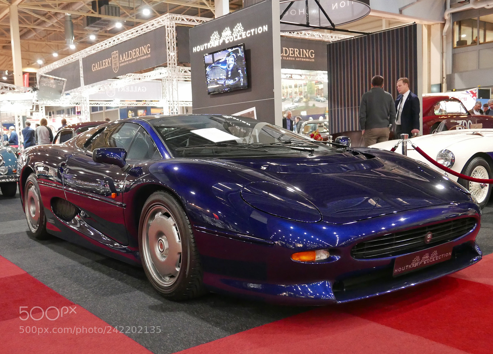 Panasonic Lumix DMC-LX100 sample photo. Jaguar xj 220 (1993) photography