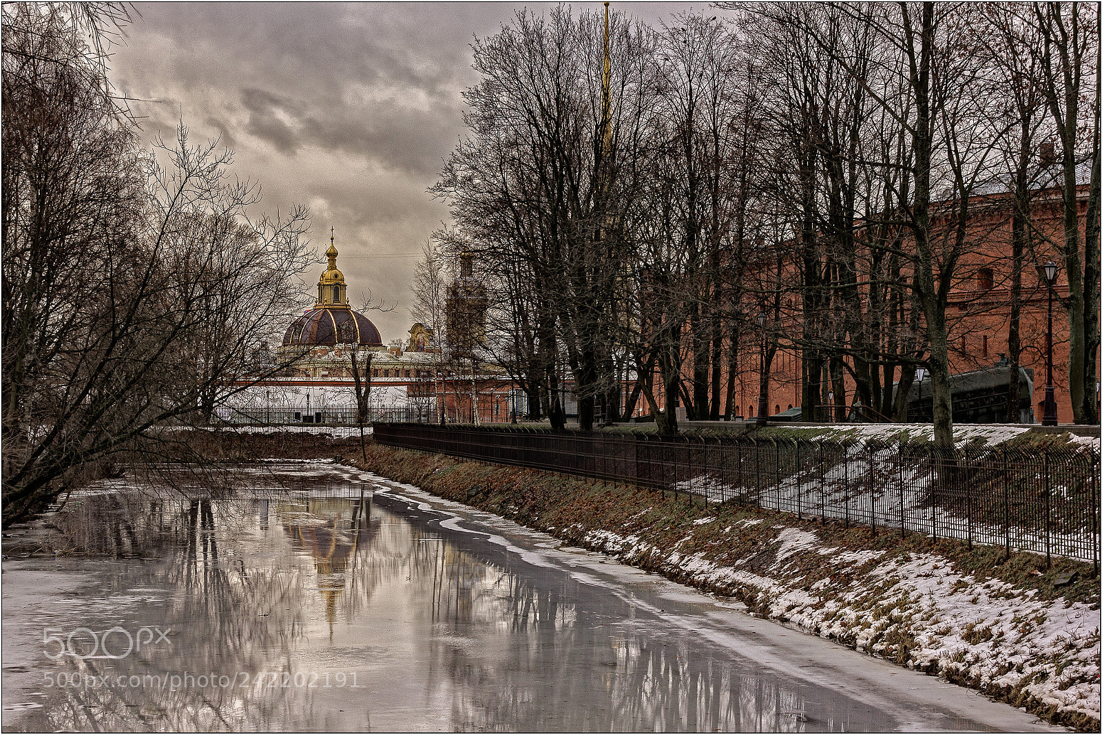 Canon EOS 550D (EOS Rebel T2i / EOS Kiss X4) sample photo. The petrograd winter photography