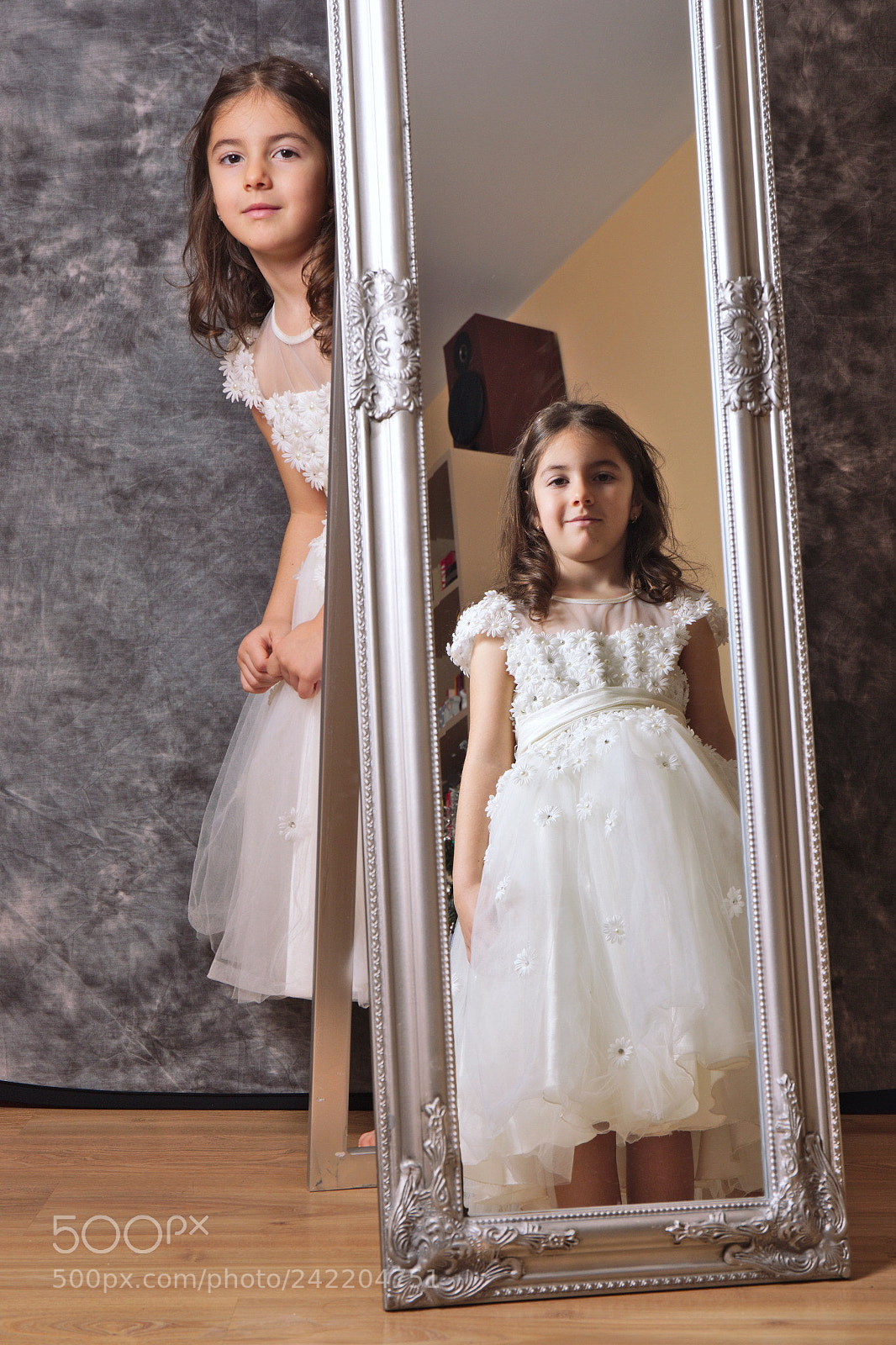 Canon EF 24-70mm F4L IS USM sample photo. In the mirror photography