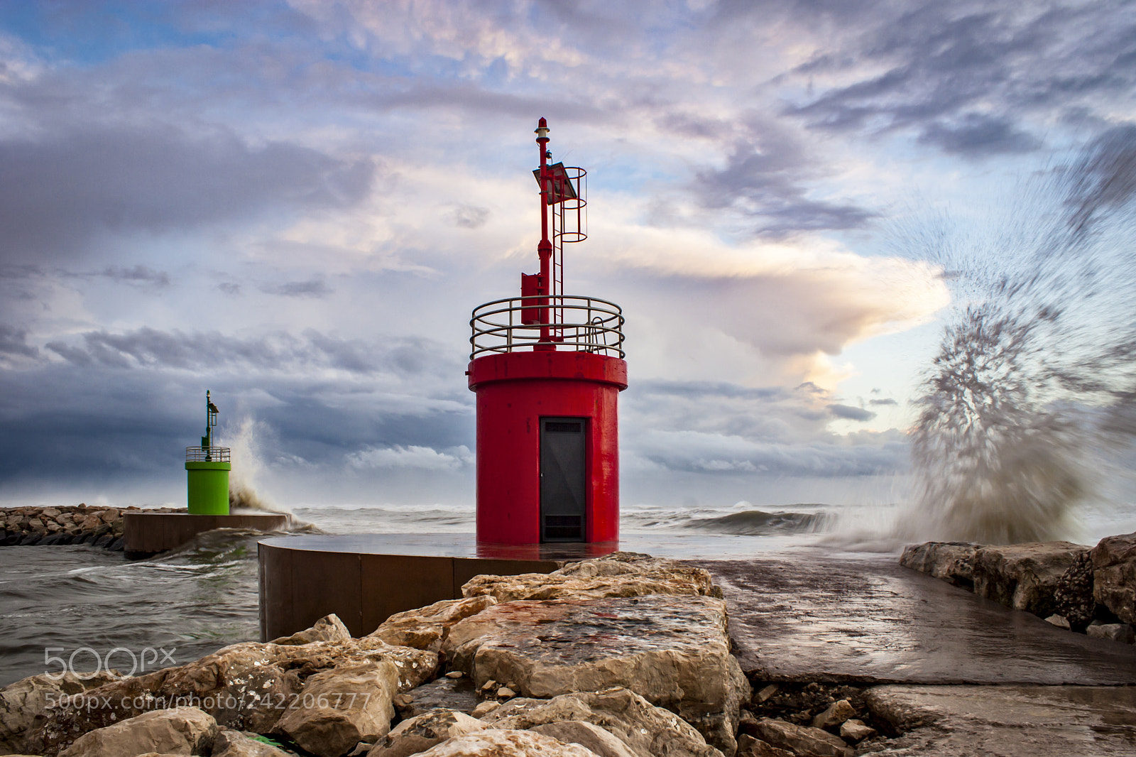 Canon EOS 20D sample photo. The little lighthouse in photography