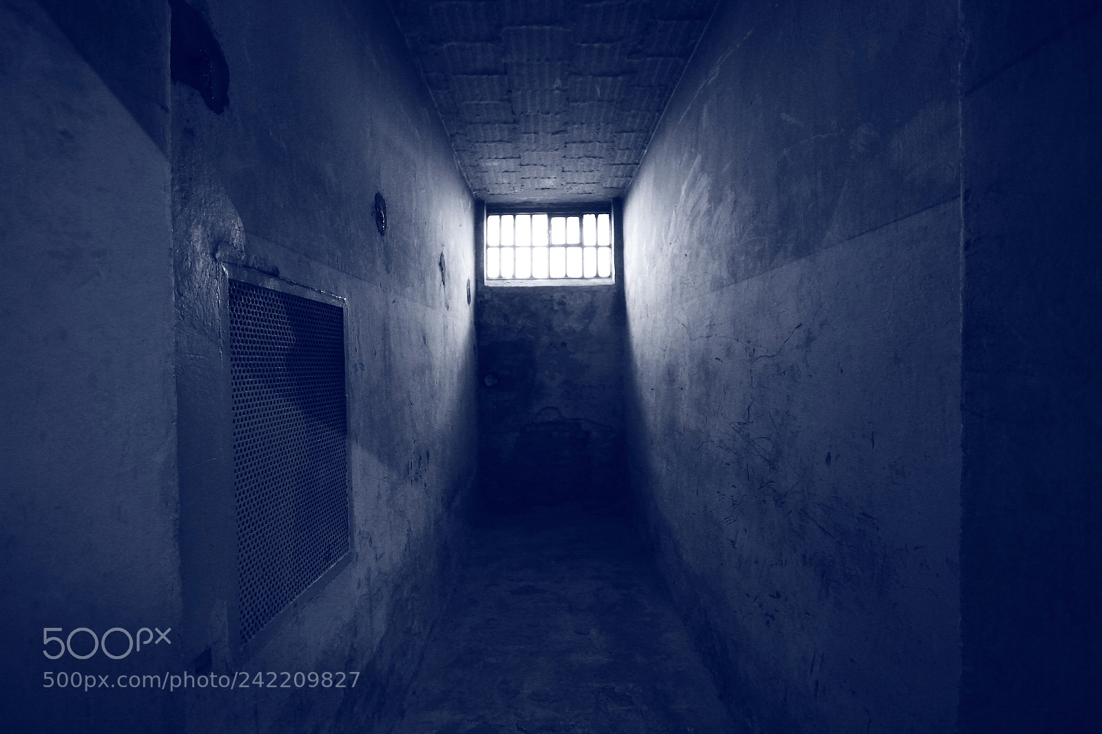 Canon EOS 60D sample photo. Prison cell - gedenkst photography