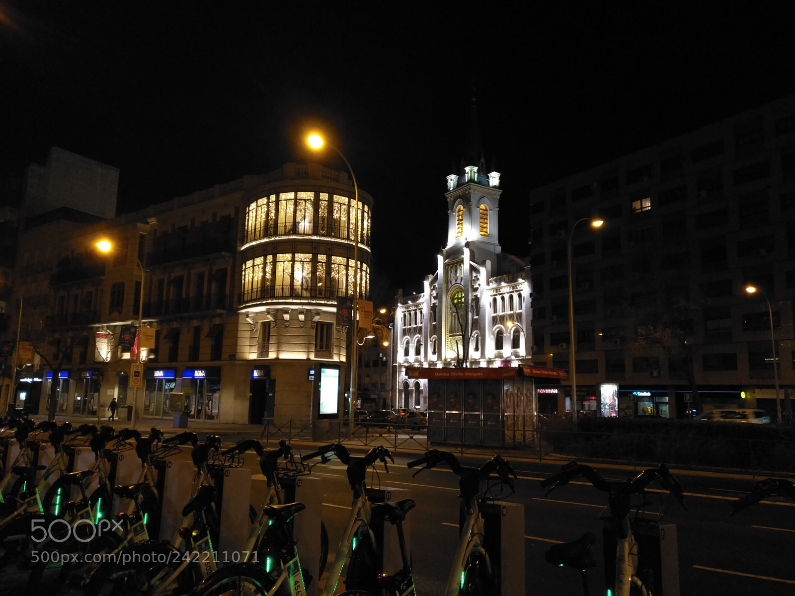 HUAWEI nova plus sample photo. Wonderful madrid photography