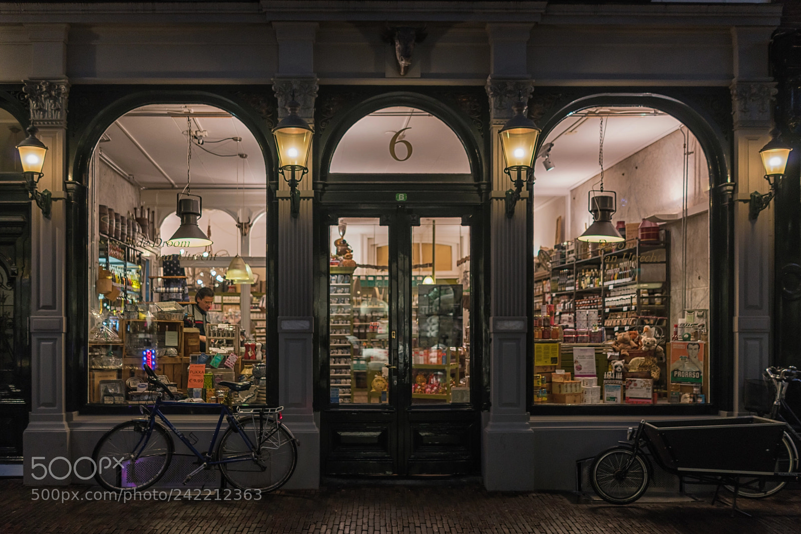 Sony Cyber-shot DSC-RX1R II sample photo. Shop photography