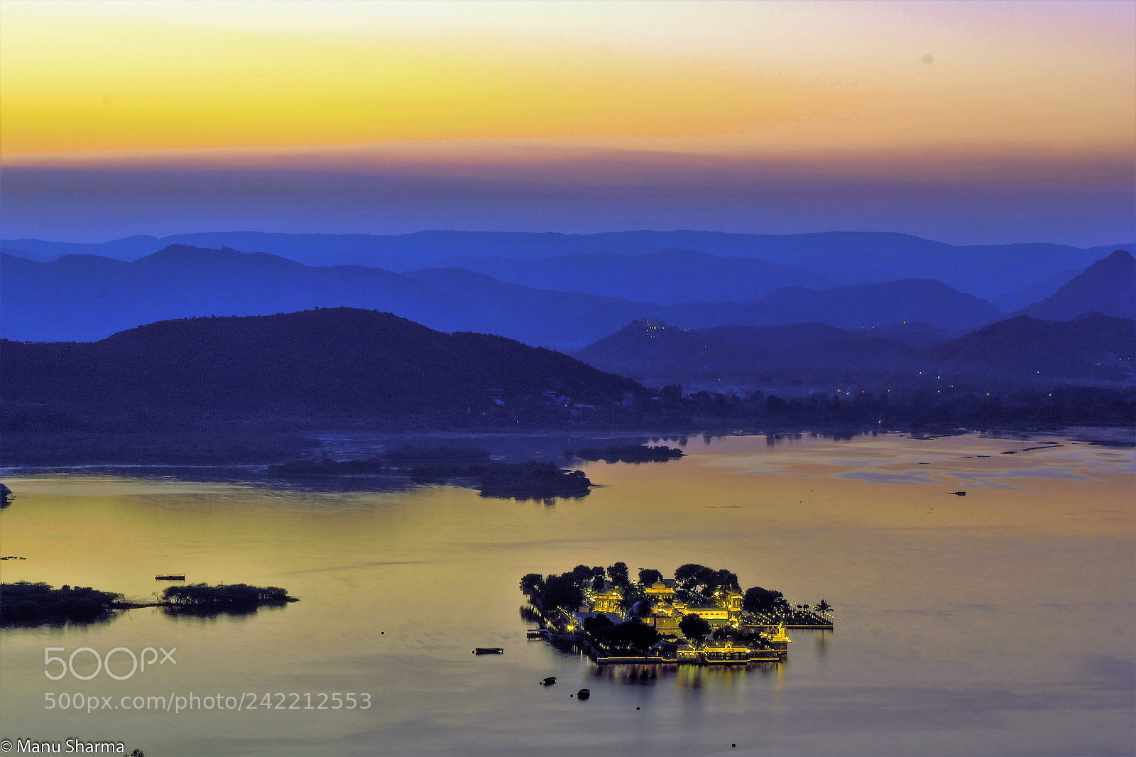 Canon EOS 550D (EOS Rebel T2i / EOS Kiss X4) sample photo. Blue hour at udaipur photography