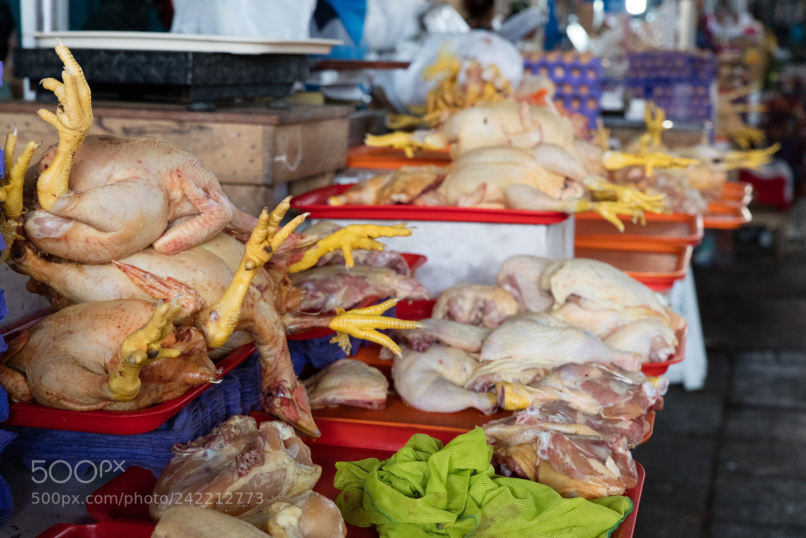 Canon EOS 5DS R sample photo. Chicken exposed in market photography
