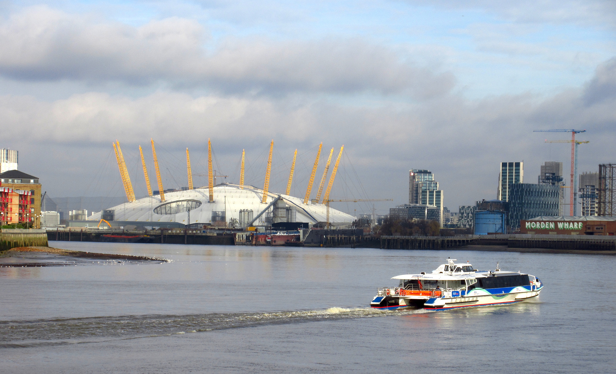 Canon PowerShot ELPH 350 HS (IXUS 275 HS / IXY 640) sample photo. Greenwich, greater london photography