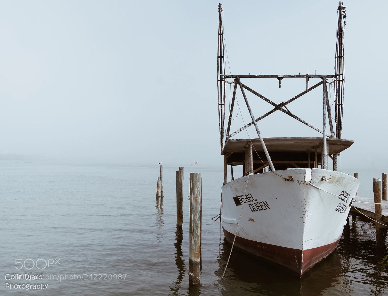 Fujifilm X-T1 sample photo. Shrimp boat in fog photography