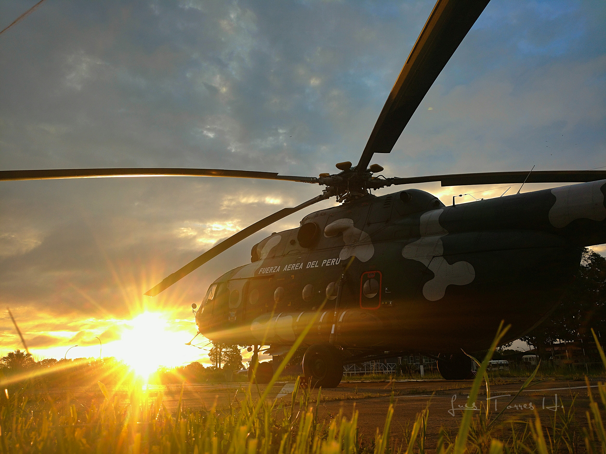Motorola XT1563 sample photo. Love sunrise!   #sunset #ilovethismoment #helicopter #fuerzaaereadelperu #fap #photographylover photography