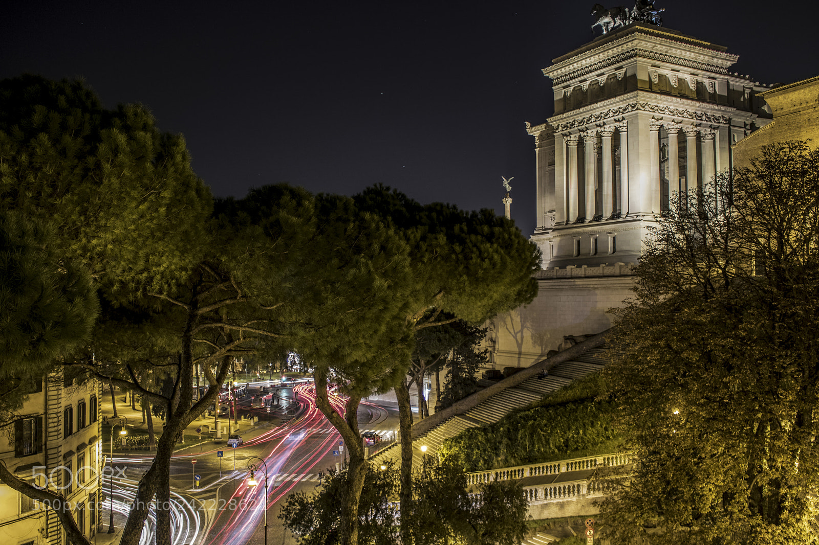 Canon EOS 750D (EOS Rebel T6i / EOS Kiss X8i) sample photo. Altare della patria photography