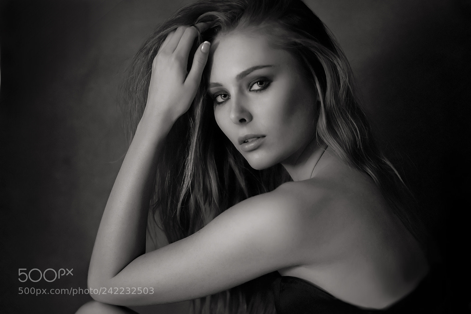 Canon EOS 5DS R sample photo. Amy in black & white. photography