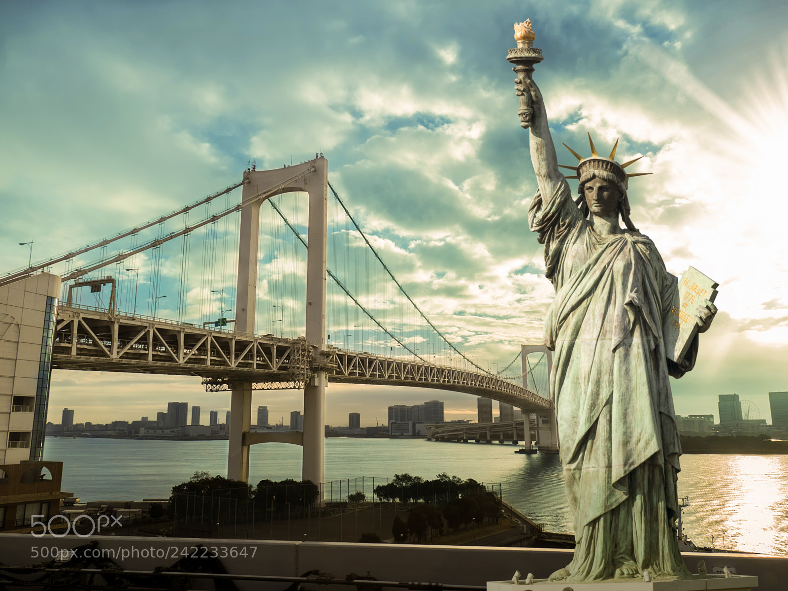 Panasonic Lumix DMC-FZ1000 sample photo. Statue of liberty with photography