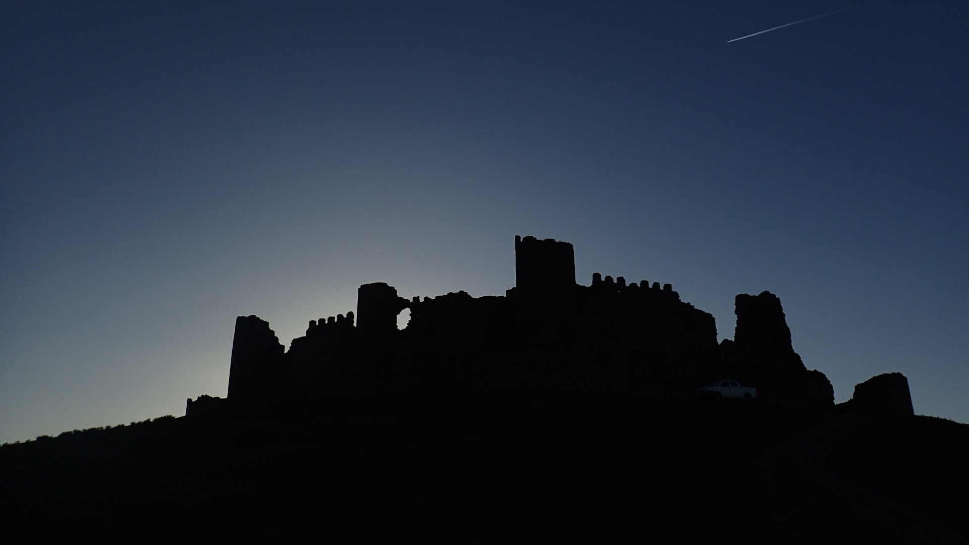 Olympus TG-3 sample photo. Sombra del castillo photography