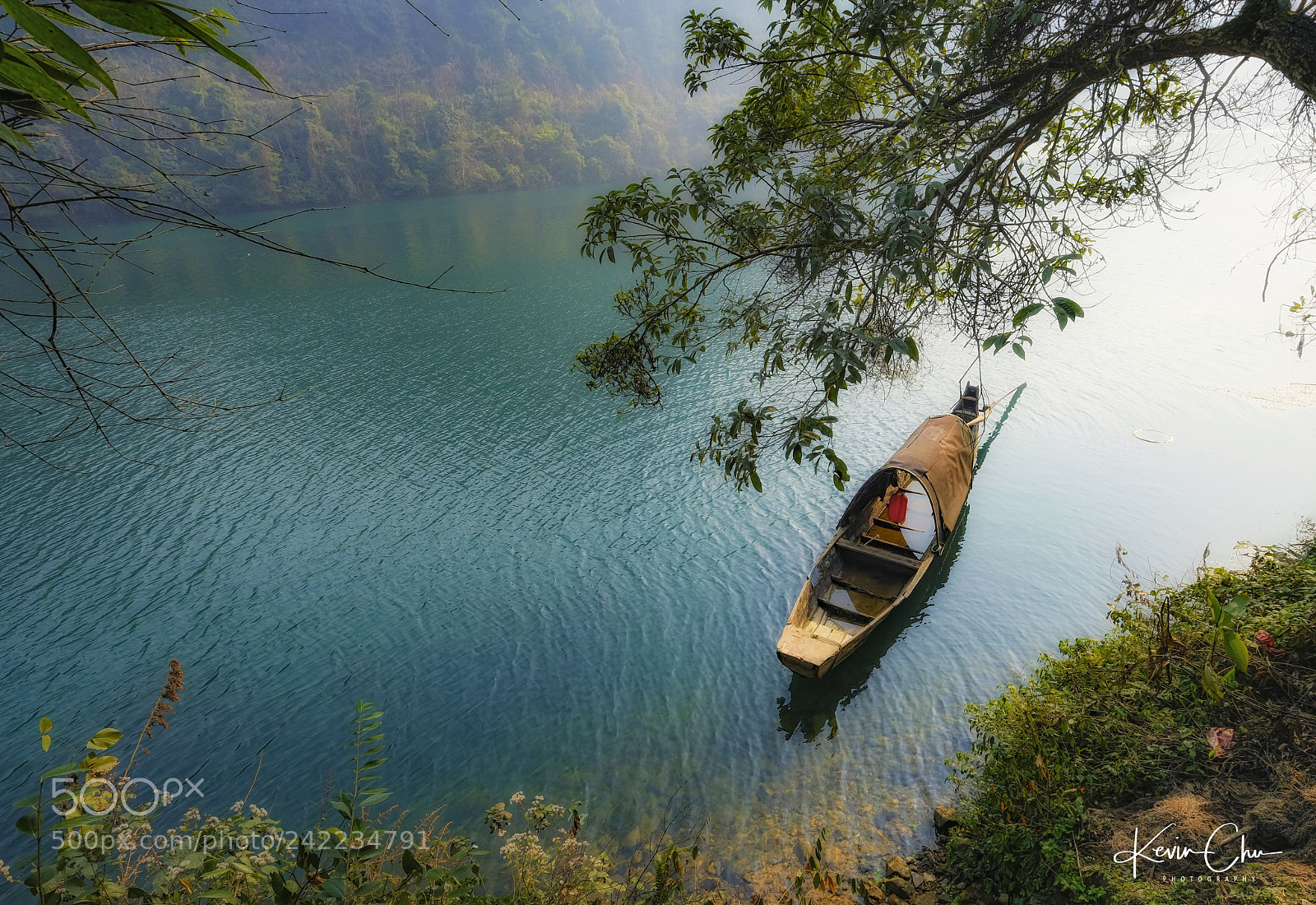 Fujifilm X-T20 sample photo. Lonely boat photography