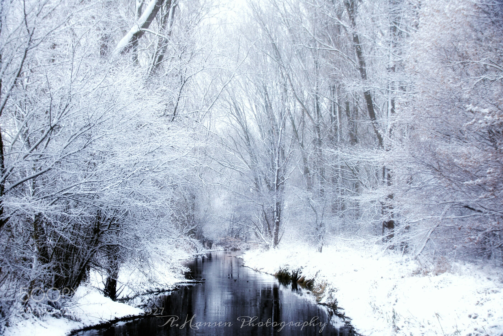 Canon EOS 750D (EOS Rebel T6i / EOS Kiss X8i) sample photo. Snowy river  photography