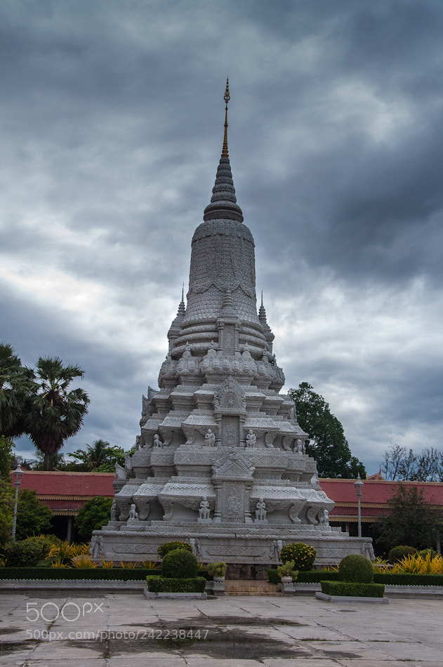 Nikon D90 sample photo. Stupa photography