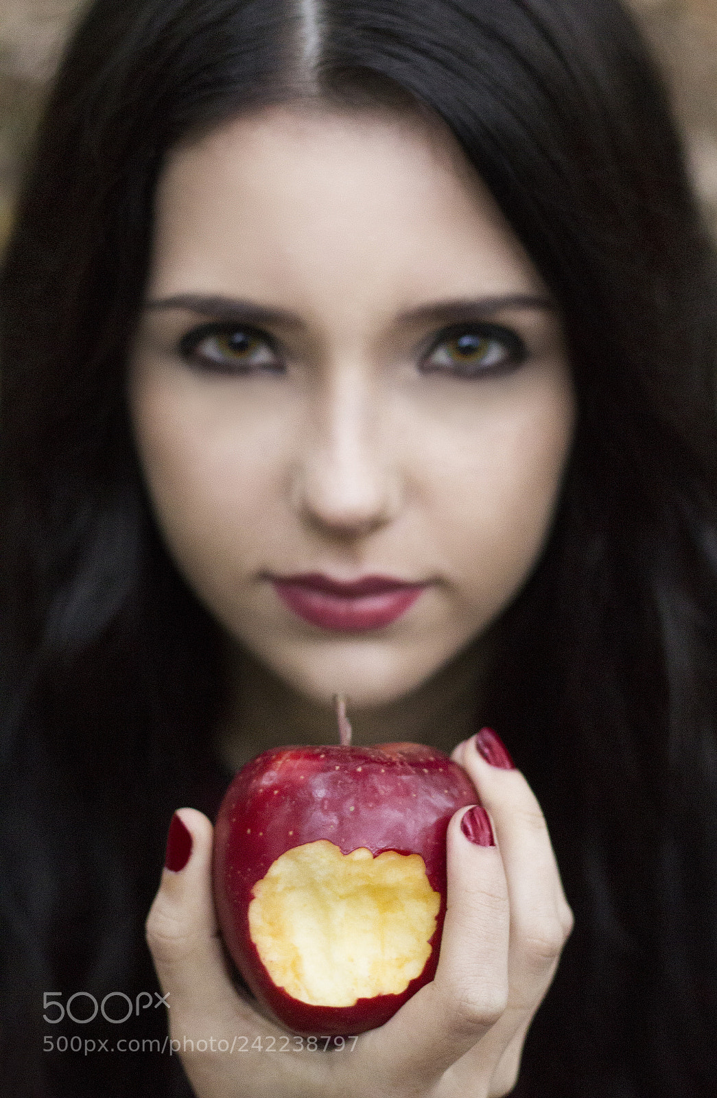 Canon EOS 1200D (EOS Rebel T5 / EOS Kiss X70 / EOS Hi) sample photo. Dip the apple in photography