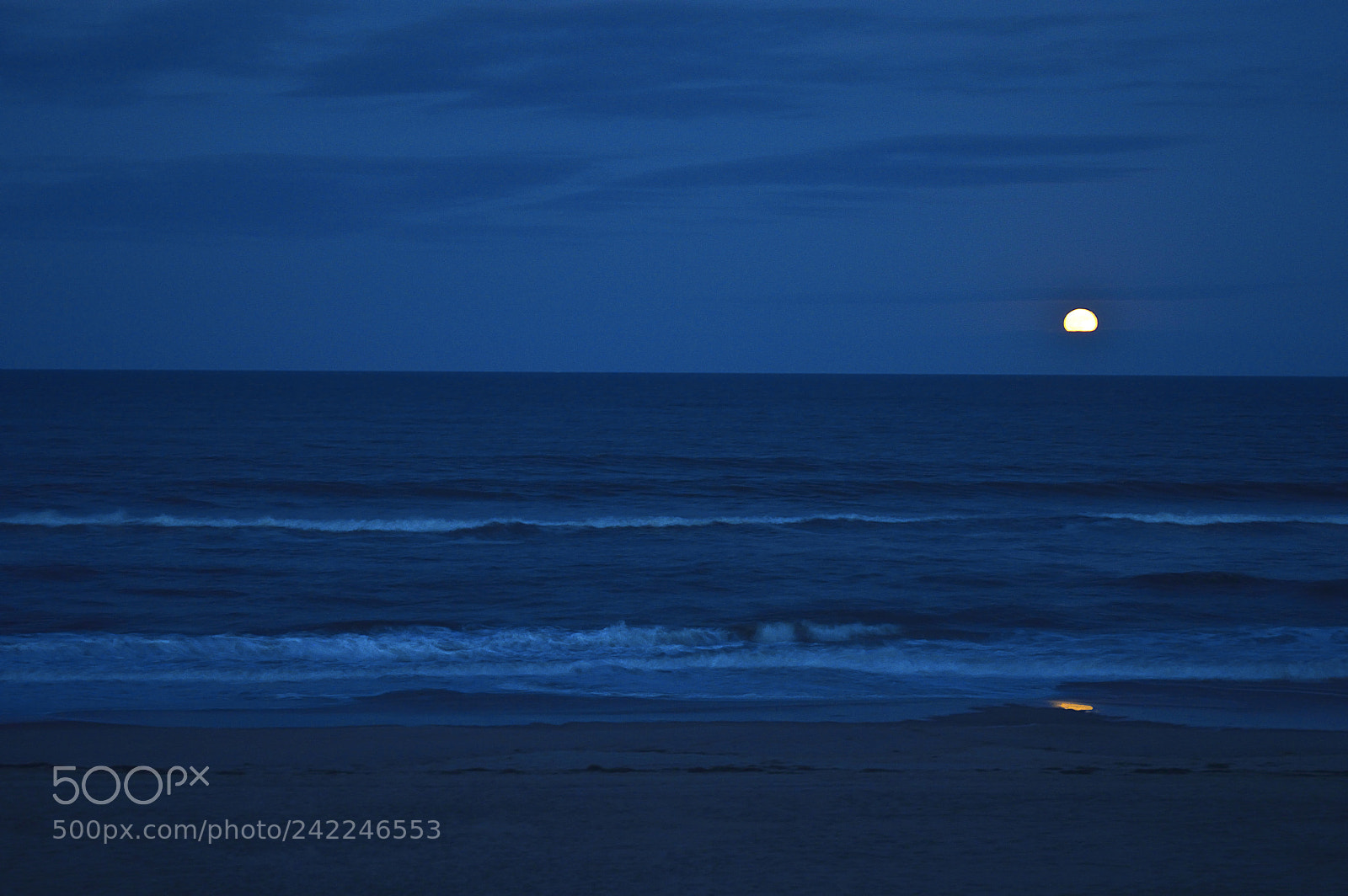 Nikon D3200 sample photo. Ocean moonrise photography