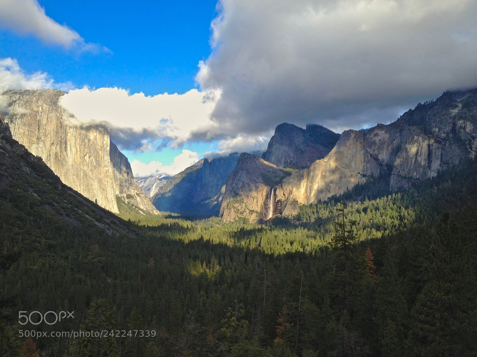 Apple iPhone 4S sample photo. Yosemite valley in shadows photography