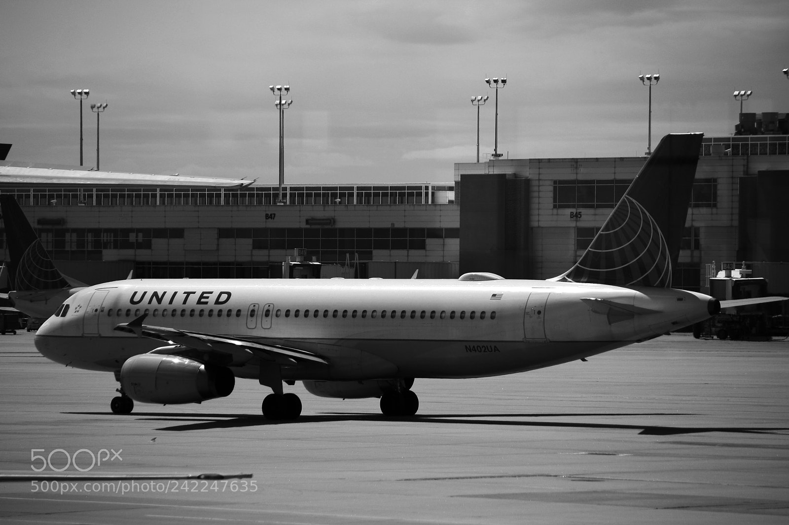 Canon EOS 1000D (EOS Digital Rebel XS / EOS Kiss F) sample photo. United airlines photography